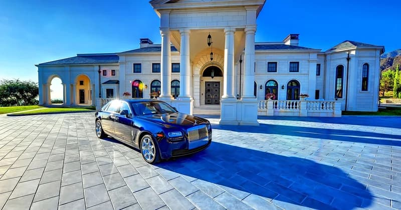 In The Lap Of Luxury