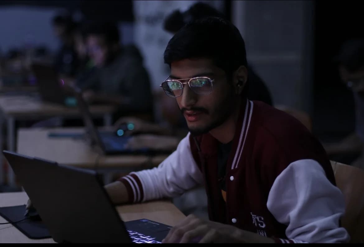 Exploring the Stars: APOGEE 2024 Invites