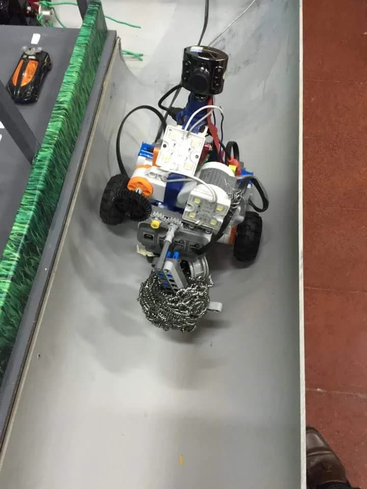 15 year old invents a Drain Cleaning rob