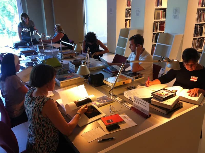 Ex Pune MP Builds Science Library For Th