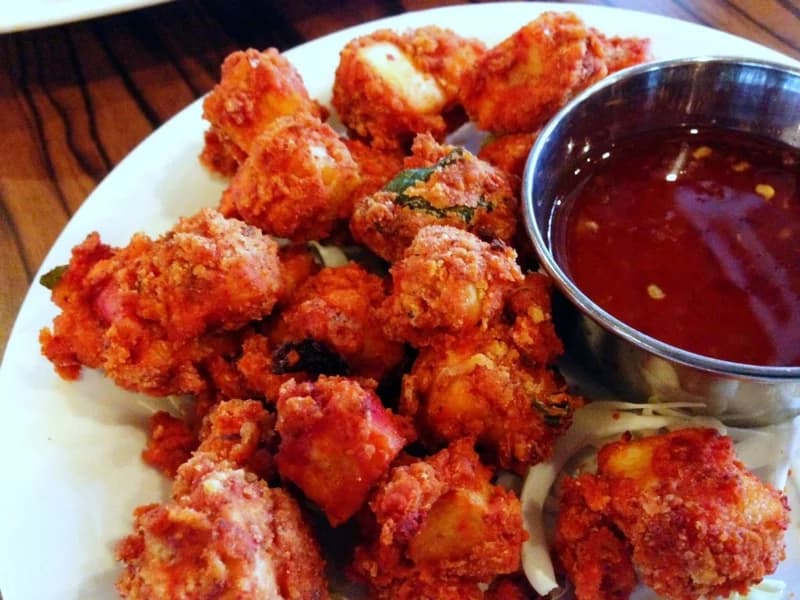 7 Monsoon Snack Spots To Try Out In Mumb