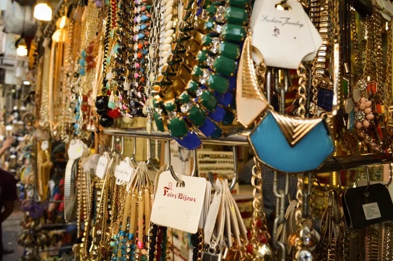9 Best Street Shopping Places In India W