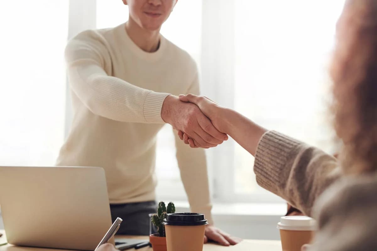 Online Internship vs On-site Internship: What Works Best For You?