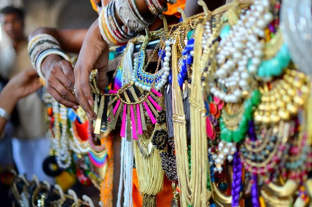 Flaunt your Ethnic Look with These Simpl