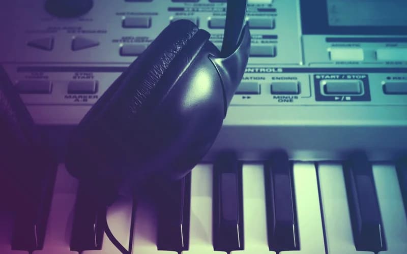 Harry’s Bar + Cafe, Mumbai (For Tw