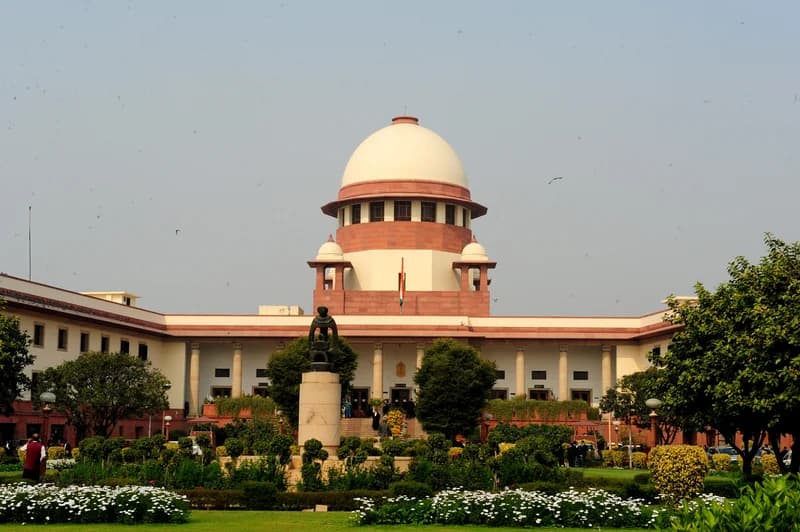 Four Judges Expose Rift in Supreme Court