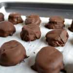 Chocolate-Covered-Frozen-Banana-and-Peanut-Butter-Bites-Instructions4