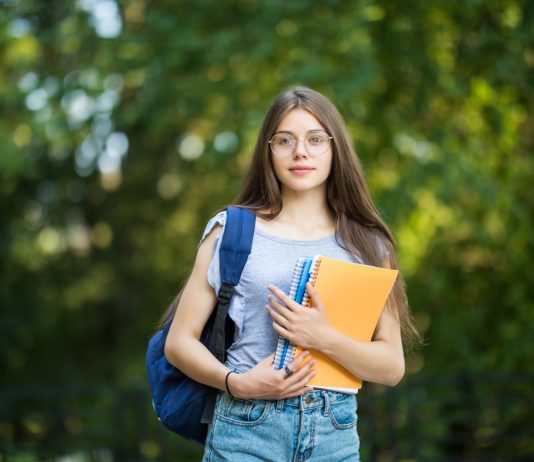 10 Ways College Students Can Improve Their LinkedIn Profile in 2026